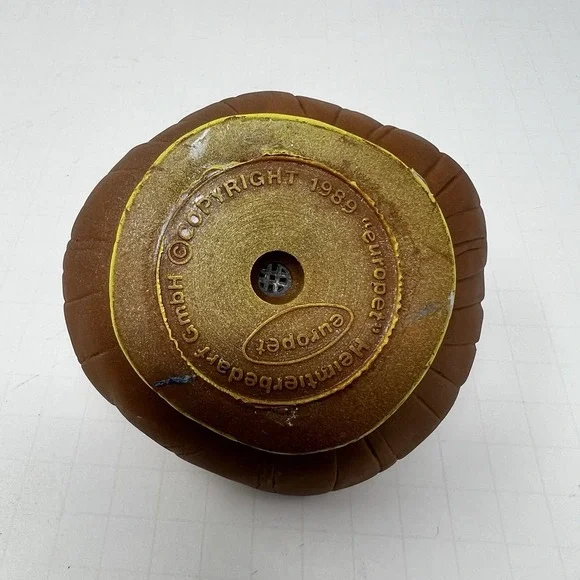 Europet Heimtierbedarf Crying Garlic Collectible Squeaker Rubber Toy 1989 3.5" - Picture 9 of 16